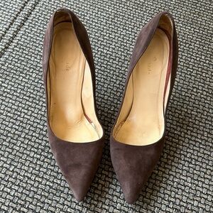 Pumps in Chocolate Suede